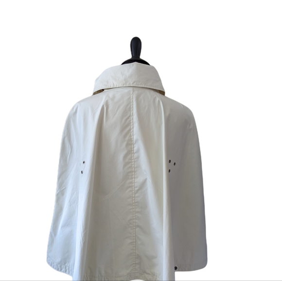 NEW Burberry London White Cape Rain Poncho Jacket Coat Size M $1025 - Picture 8 of 9